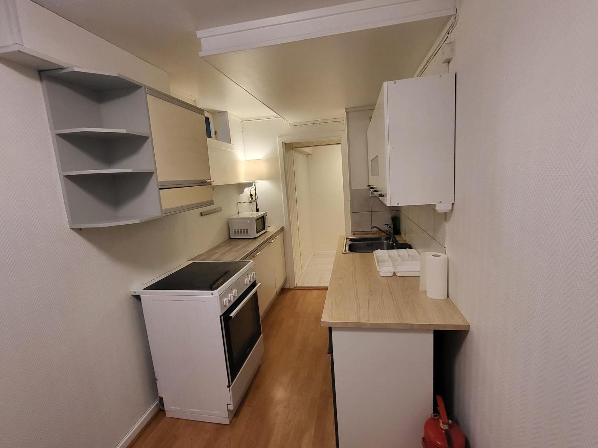 Classic 4 Bedrooms, 9 Guest Apartment In Kjeller Lillestrom - Good Proximity To Oslomet And Lillestrom Train Station Exterior photo